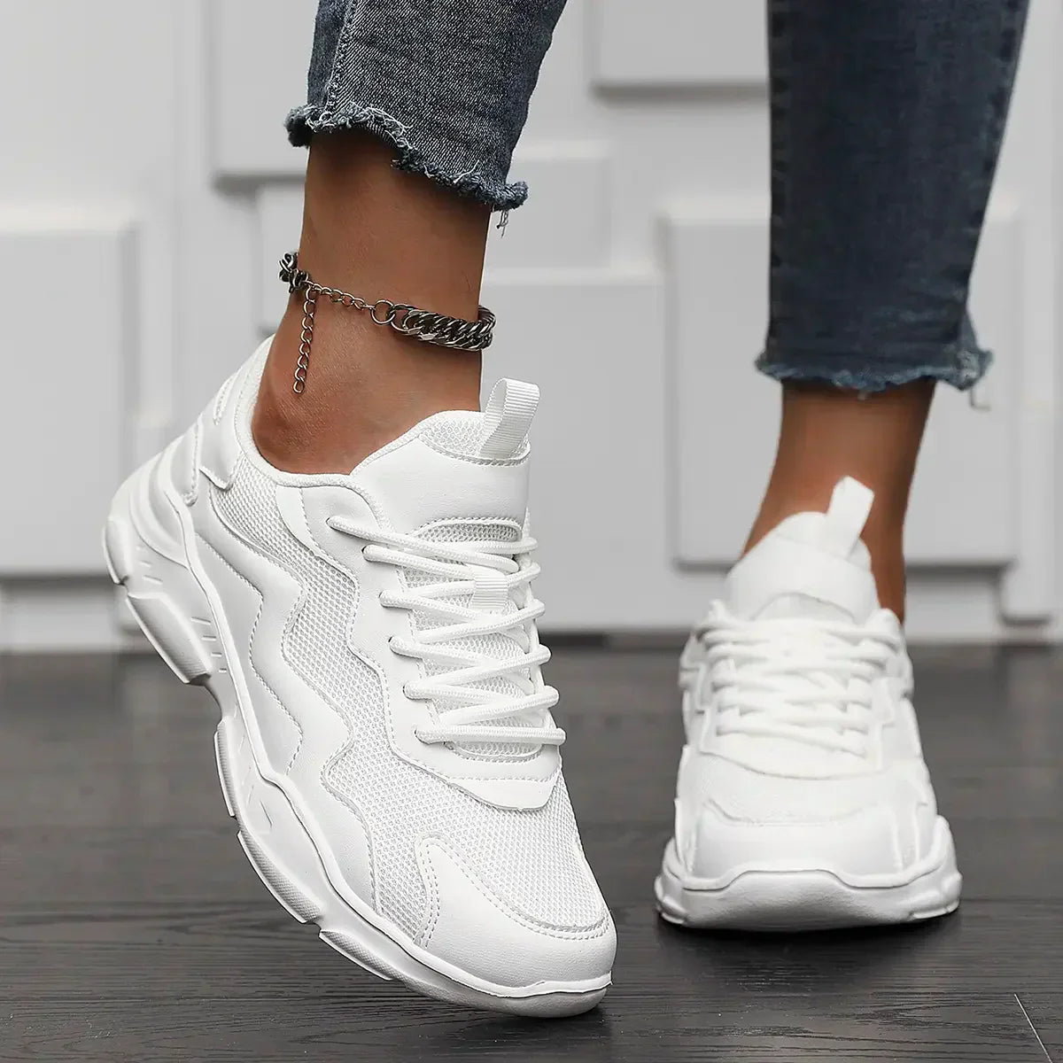 Vogue Lightweight Sneaker